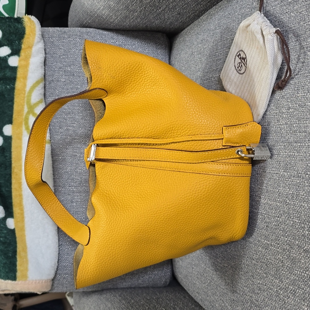 Hand bag